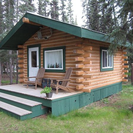 Six Mile River Resort Tagish Rom bilde