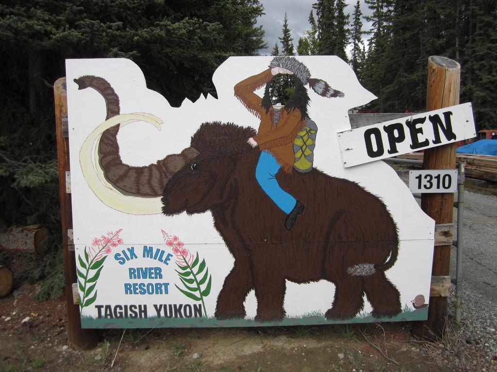 Six Mile River Resort Tagish Eksteriør bilde